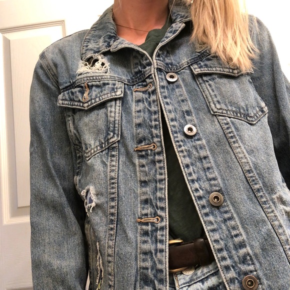 Denim jacket with a handmade patch! - Picture 3 of 4